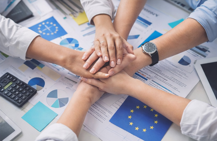 volunteer 3980607.jpeg